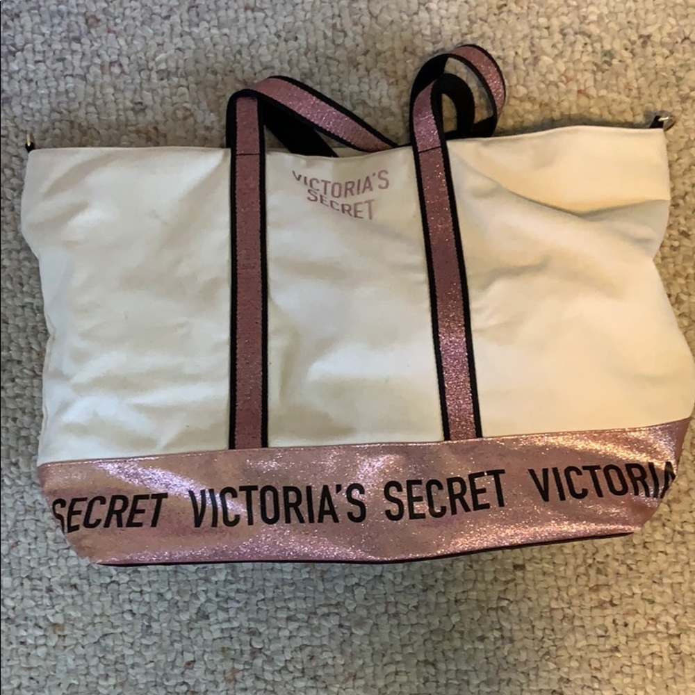 Victoria’s Secret zip up beach bag